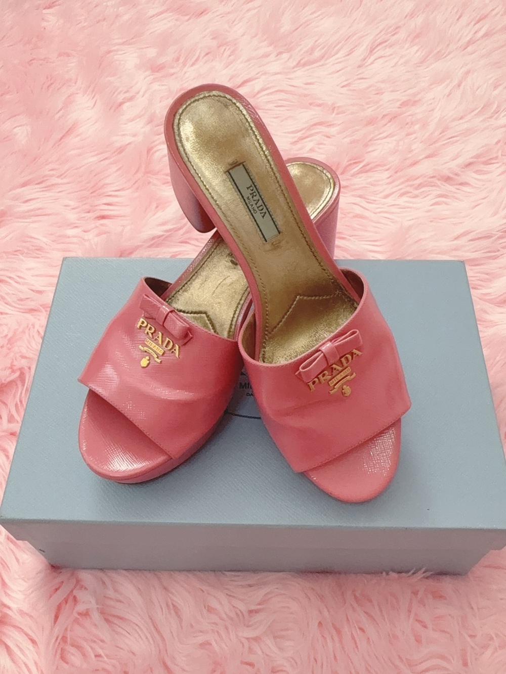 Prada Pink Bow Patent Leather Open-Toe Slide Mules with box size 39